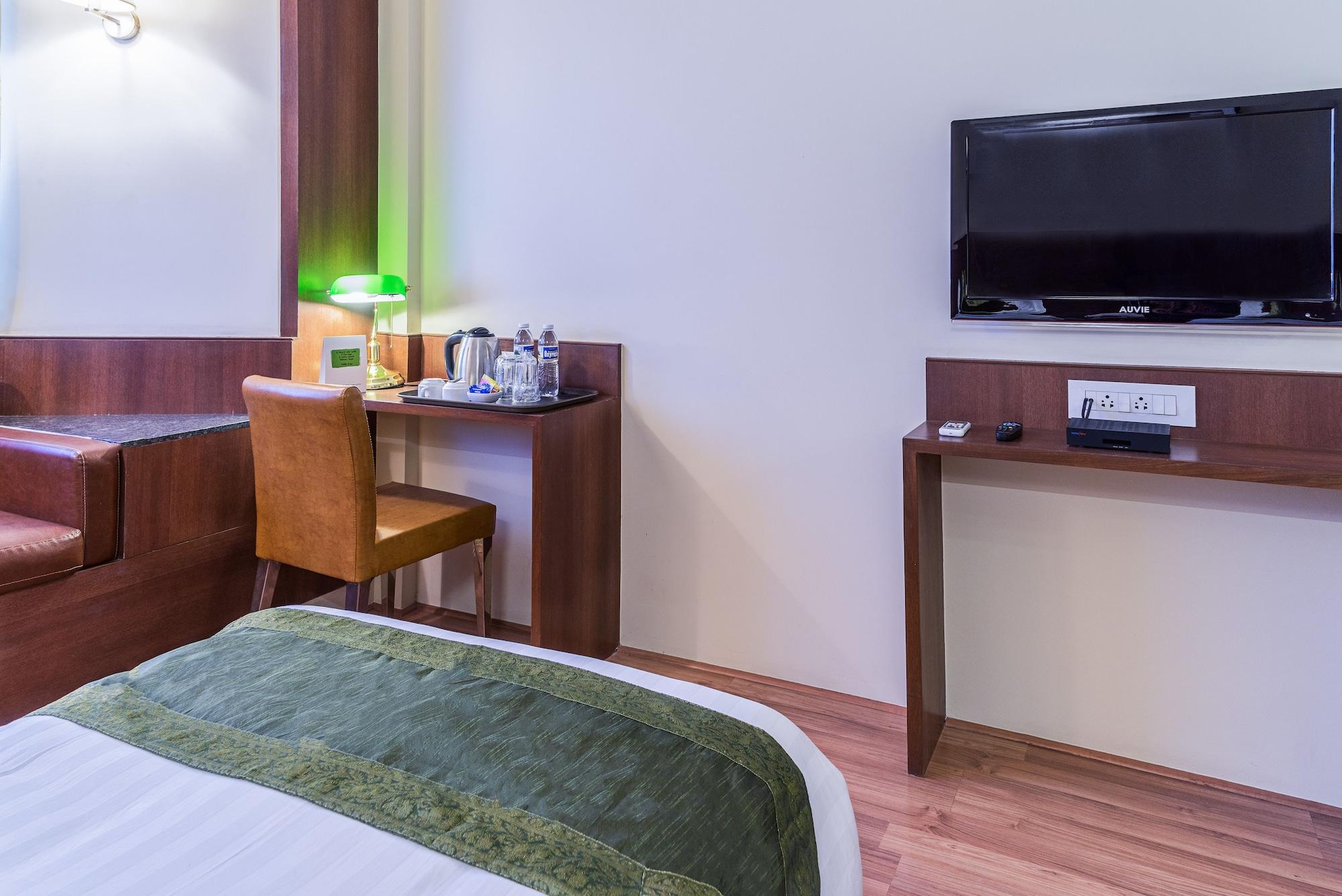 Treebo Premium Grand Emerald Pimpri-Chinchwad Exterior photo