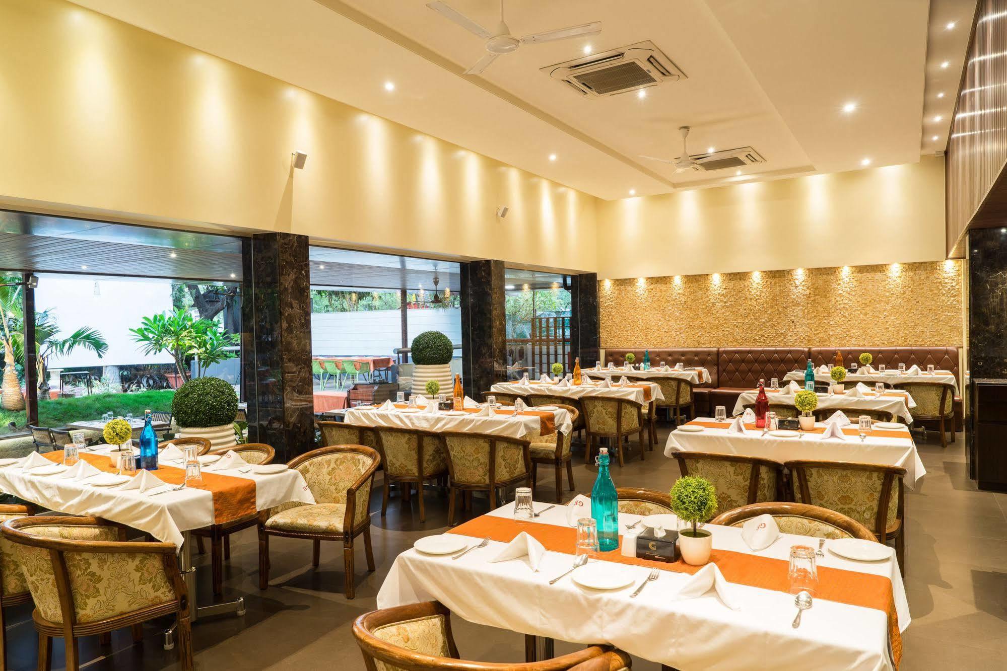 Treebo Premium Grand Emerald Pimpri-Chinchwad Exterior photo