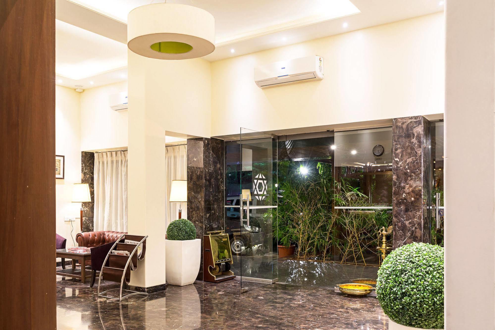 Treebo Premium Grand Emerald Pimpri-Chinchwad Exterior photo