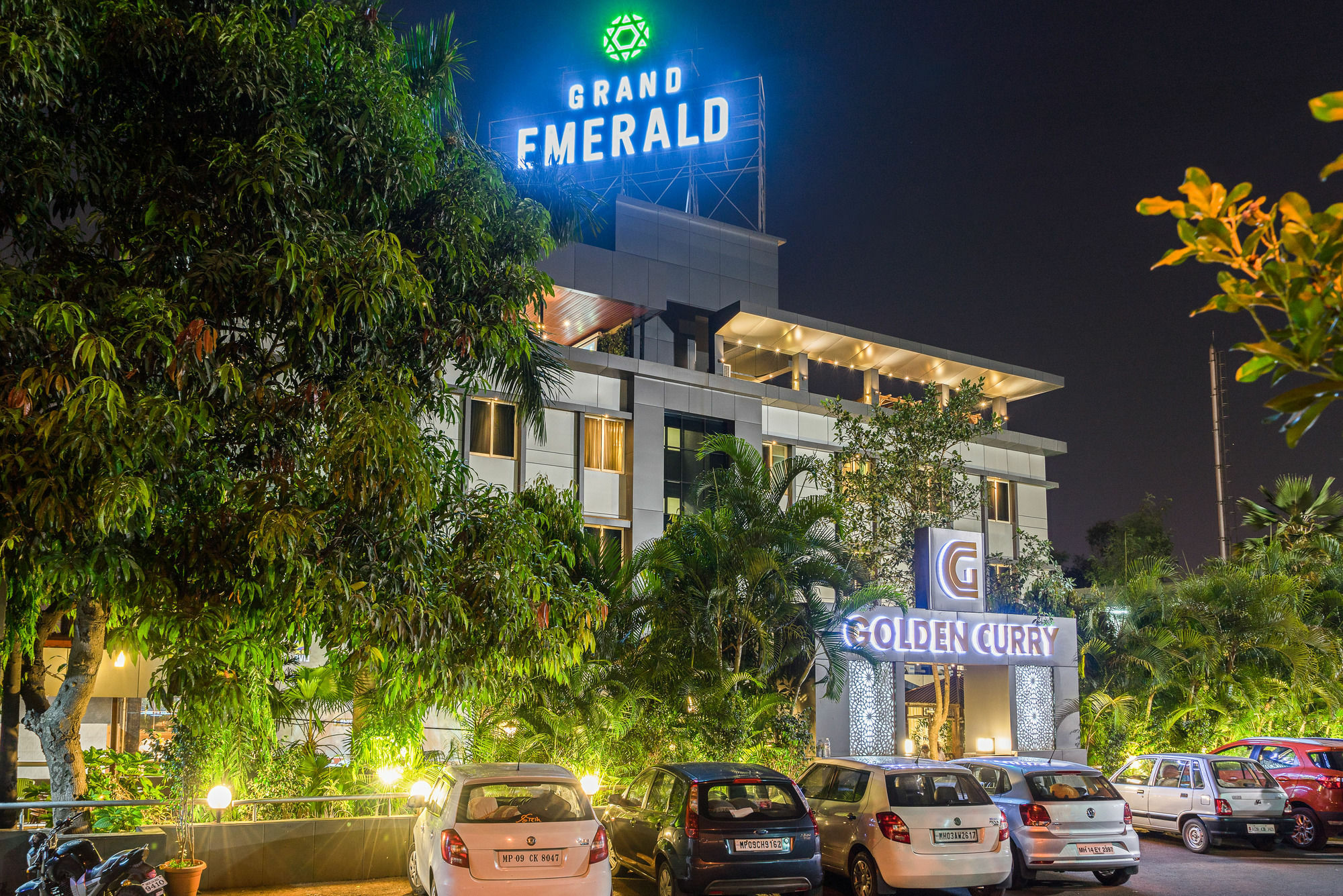 Treebo Premium Grand Emerald Pimpri-Chinchwad Exterior photo
