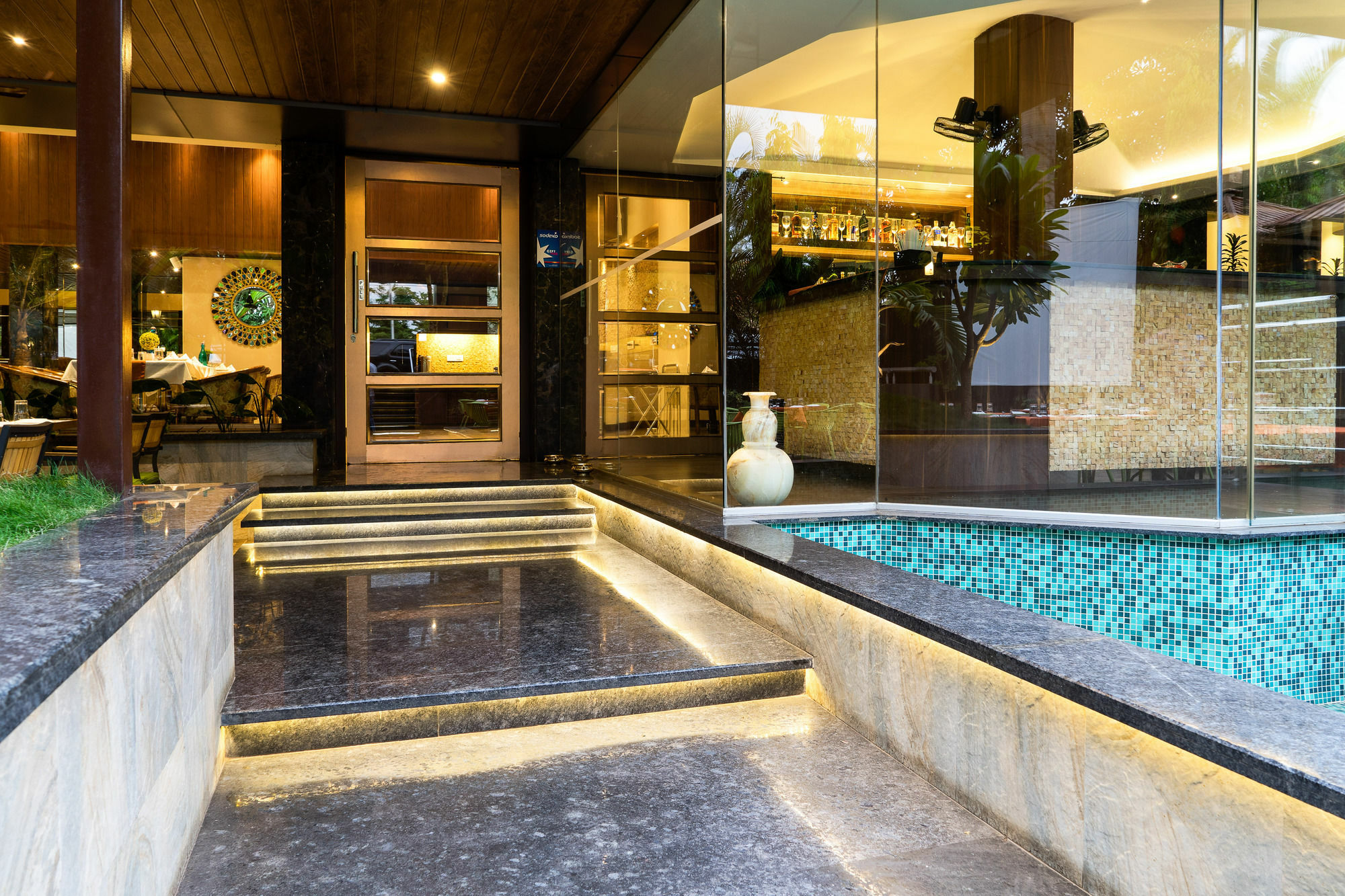 Treebo Premium Grand Emerald Pimpri-Chinchwad Exterior photo